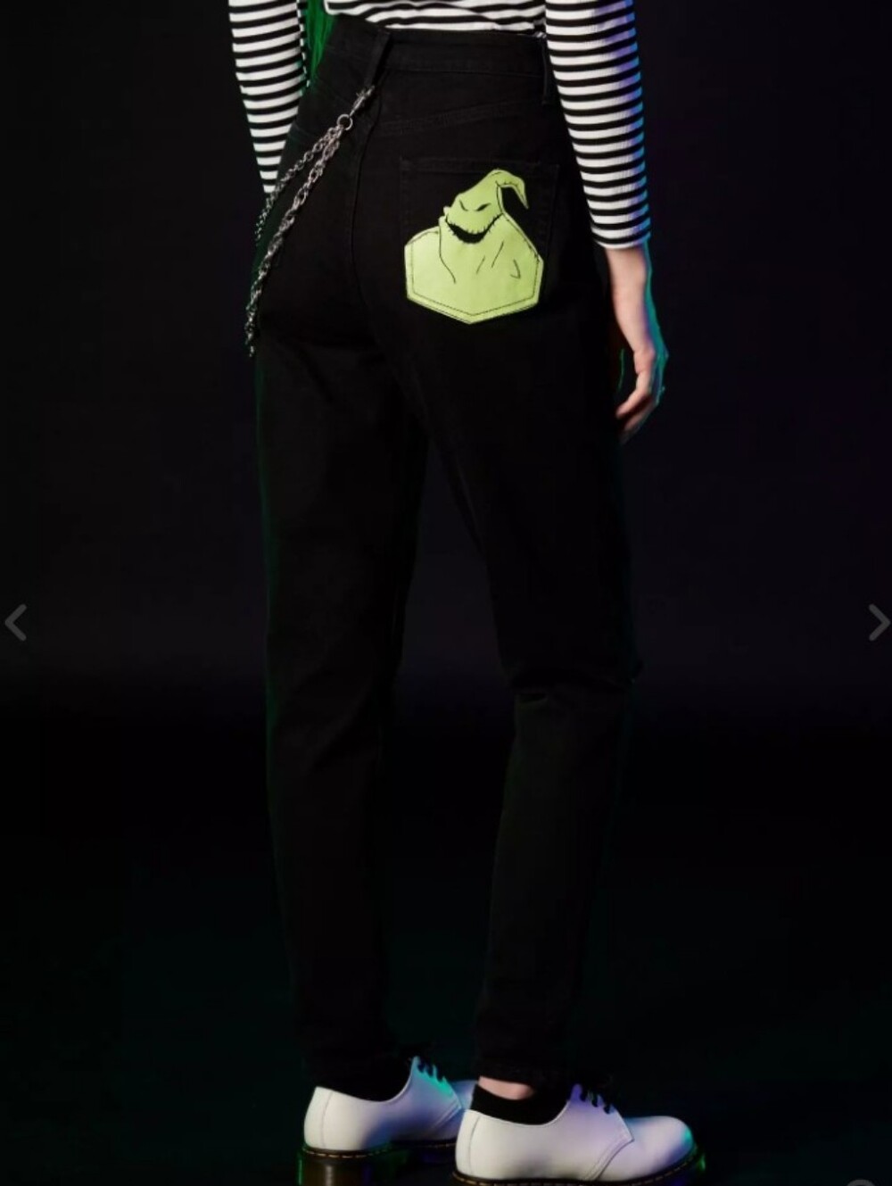 🦇 Her Universe Nightmare Before Christmas Juniors 7 Womens 6 Mom Jeans - Picture 3 of 5